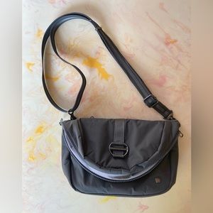 PacSafe anti-theft convertible bag/backpack